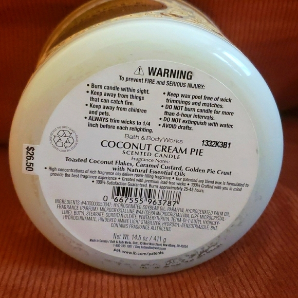 *2 for $40* 🥧🥥Bath&Bodyworks Coconut Cream Pie Candle 🥥🥧 - Picture 2 of 3
